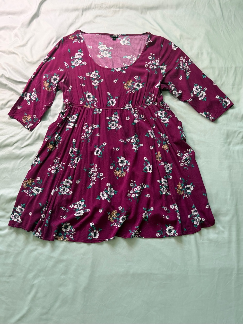 Torrid Berry Floral Fit & Flare Dress Size 2 2X 3/4 Sleeve Rayon Stretch - Picture 3 of 10